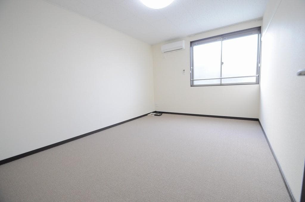 Preview interior of LEONEXT Brie