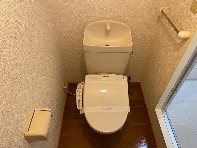 Room image 11
