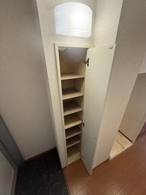 Room image 16