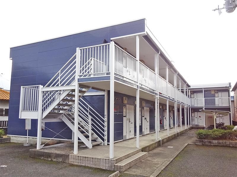 Main exterior of leopalace Twins