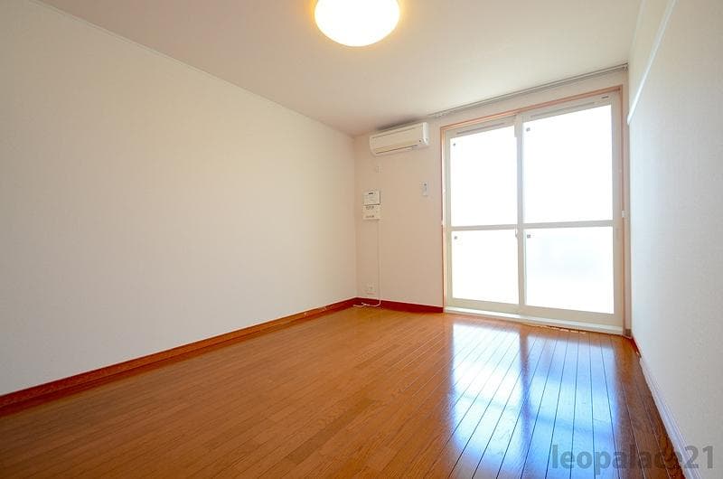 Preview interior of leopalace Watauchi