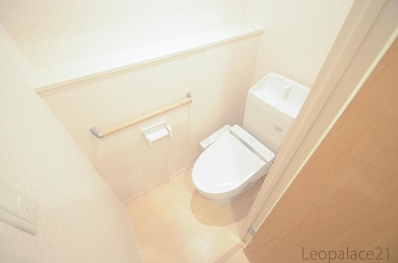 Room image 12