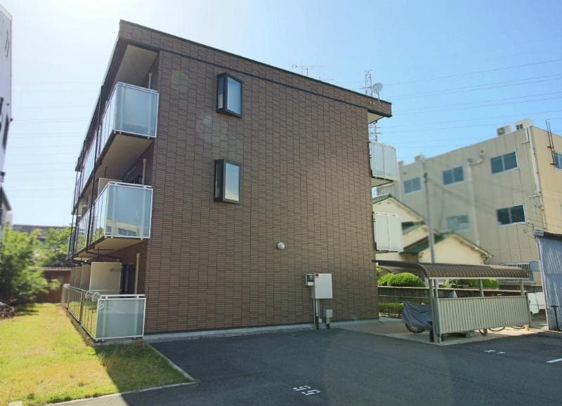 Main exterior of LEONEXT Iefu