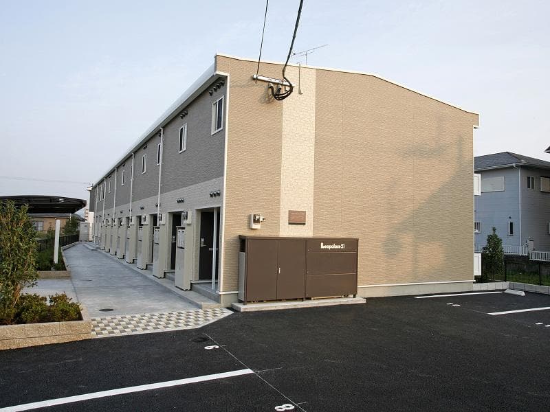 Main exterior of leopalace Polaris