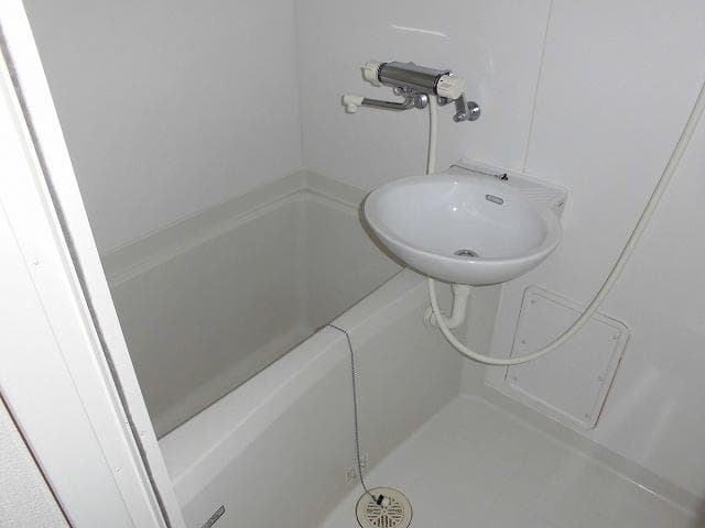 Room image 8