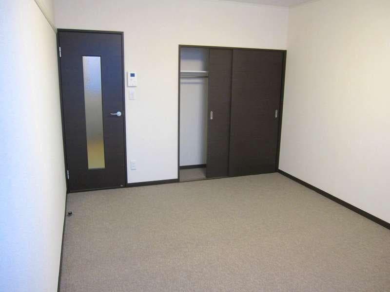 Preview interior of LEONEXT Tono