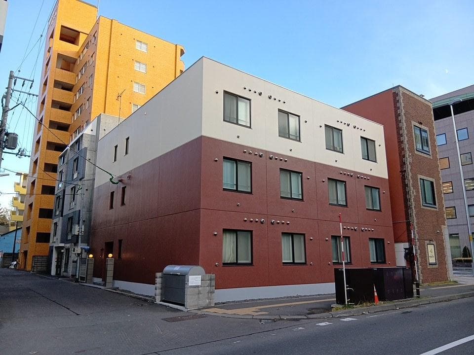 Main exterior of leopalace Echizenya