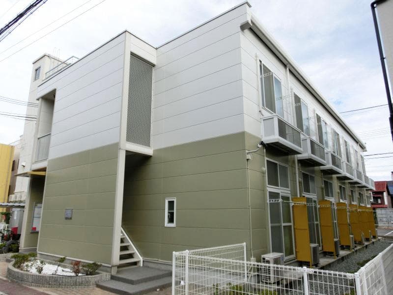 Main exterior of leopalace West Side