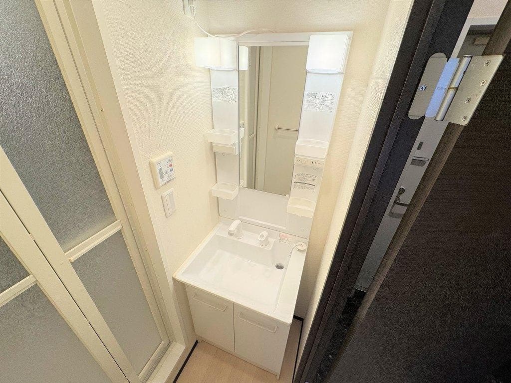 Room image 9