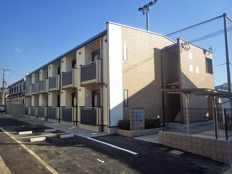 Main exterior of LEONEXT Nishiyama Tennozan