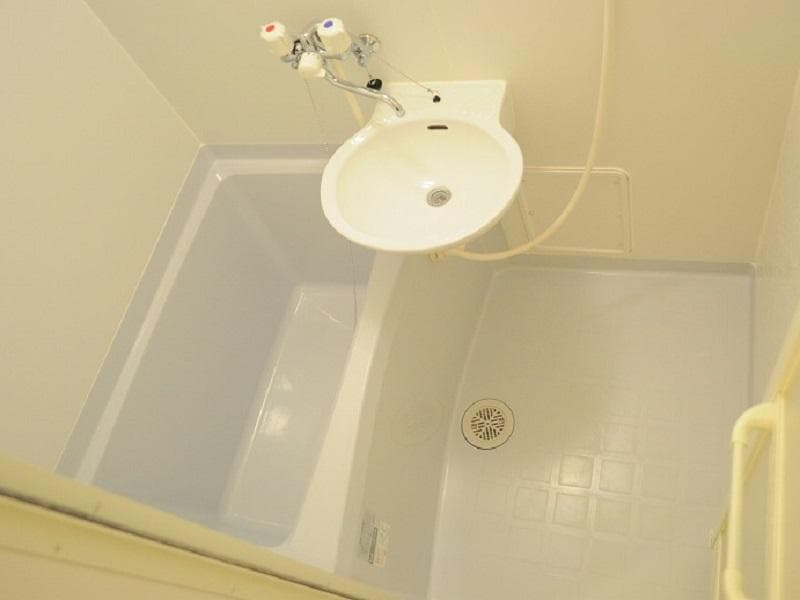 Room image 8