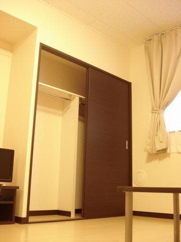 Room image 13