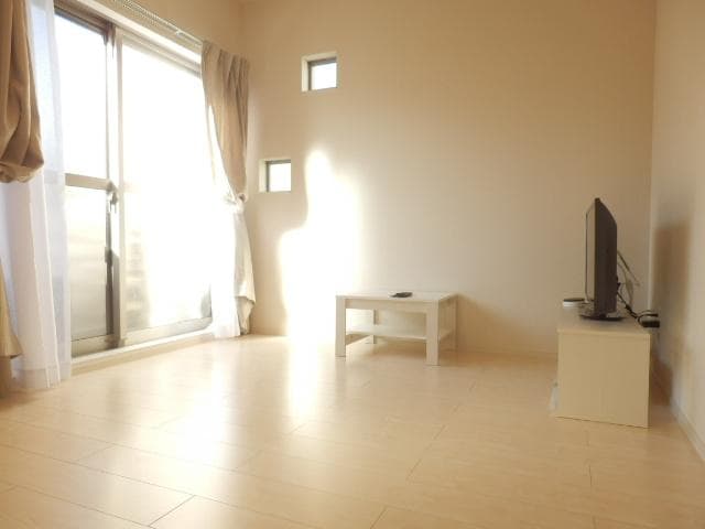 Room image 13
