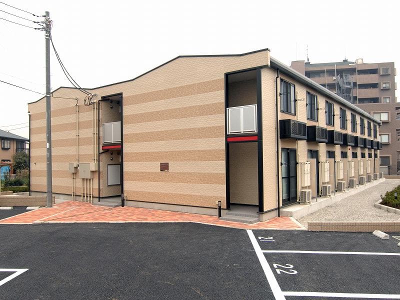 Main exterior of leopalace Riverside Gosho