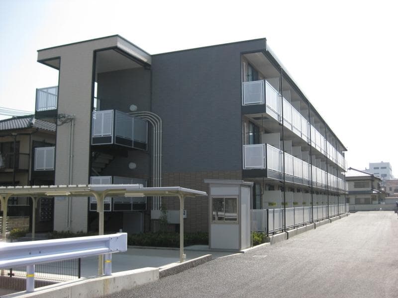 Main exterior of leopalace Akatsuki