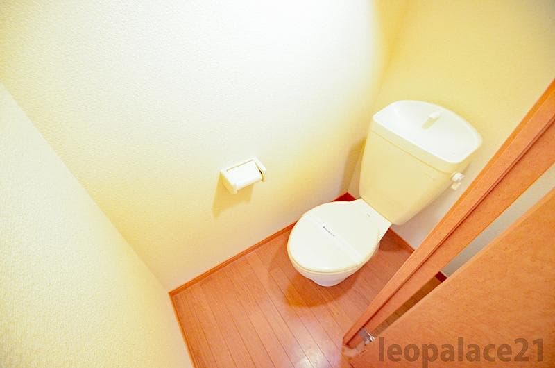 Room image 13