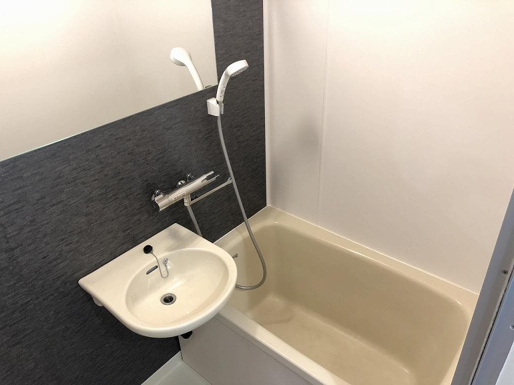 Room image 12