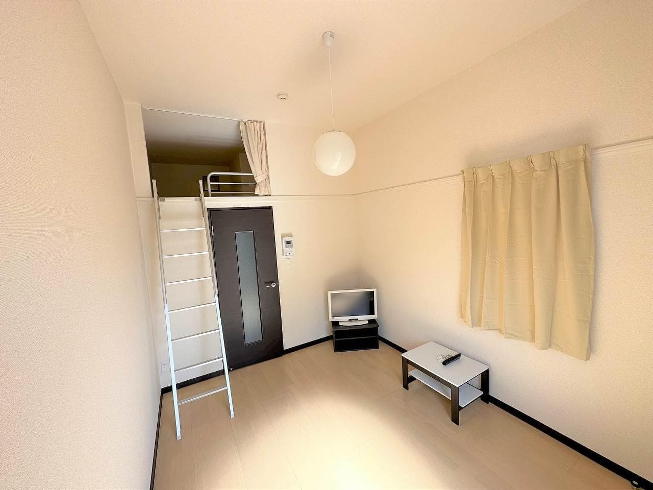 Room image 12