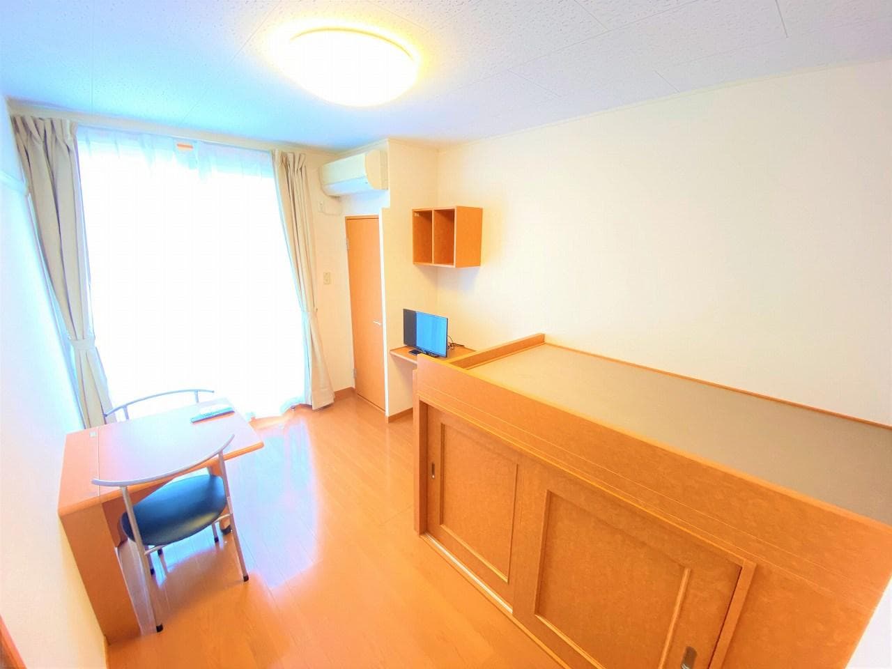 Room image 12