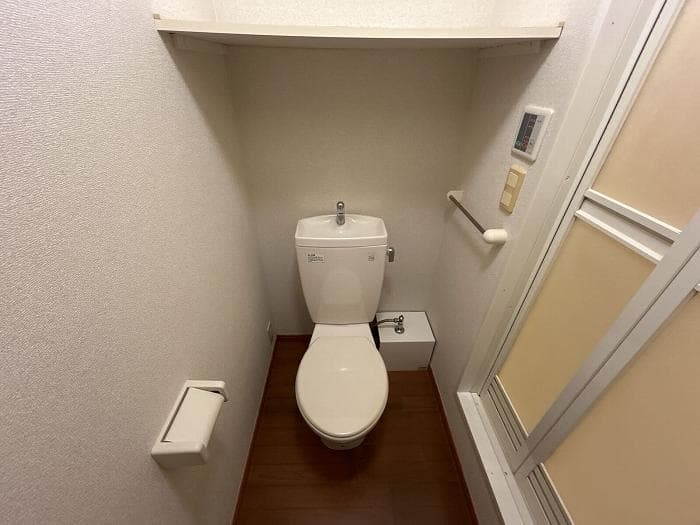 Room image 8
