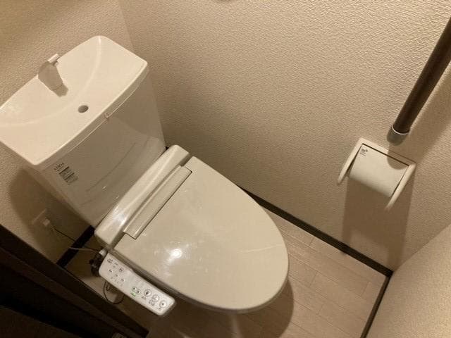 Room image 9