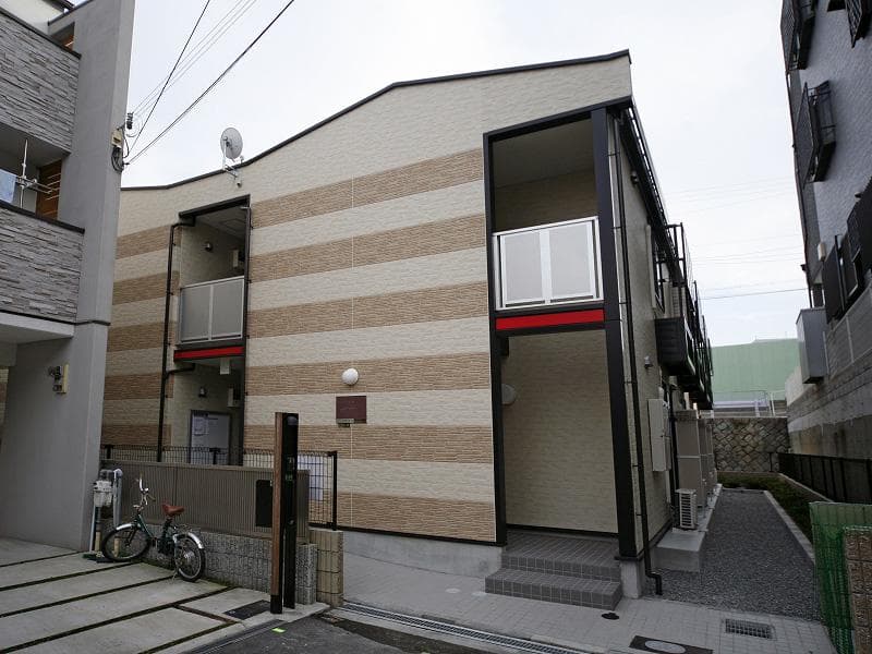 Main exterior of leopalace Haruhi
