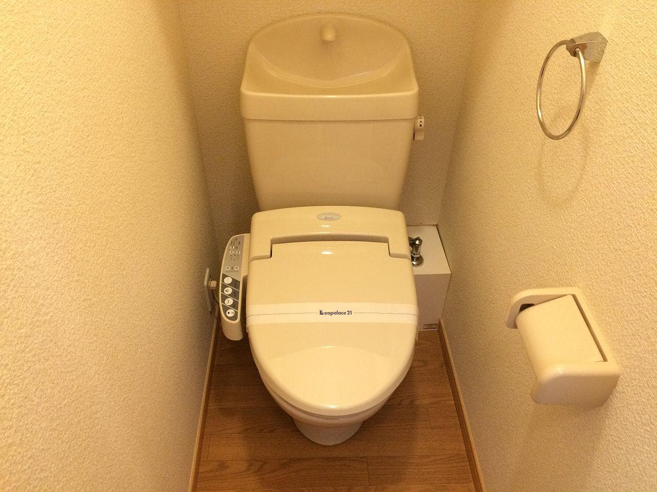 Room image 13
