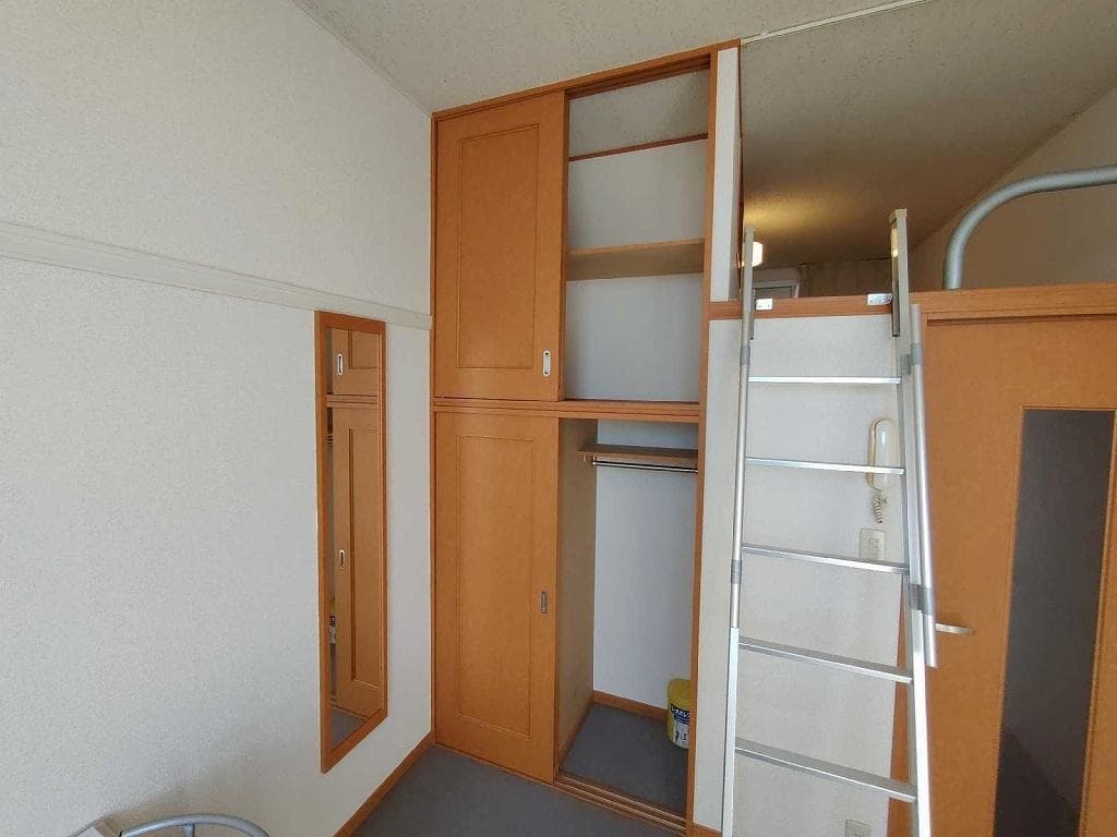 Room image 9