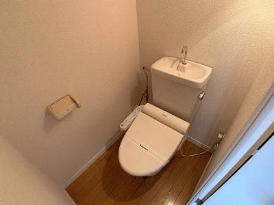 Room image 9