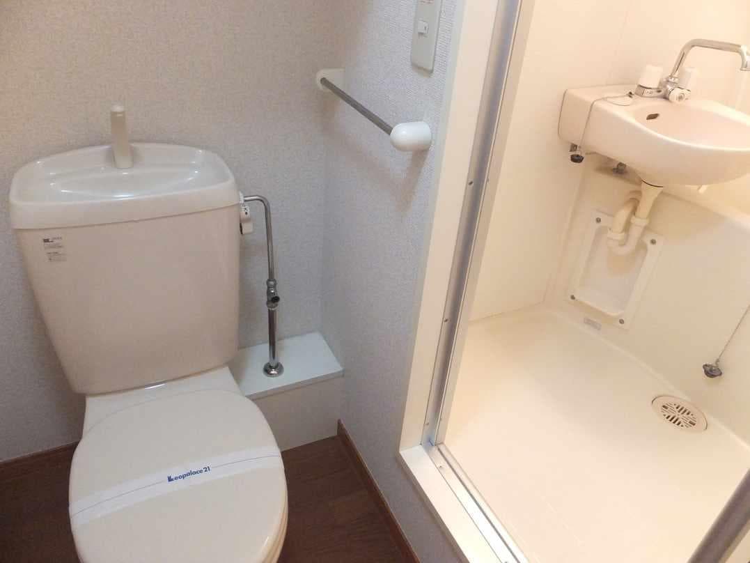 Room image 8