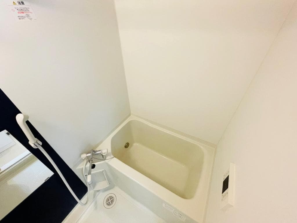 Room image 8