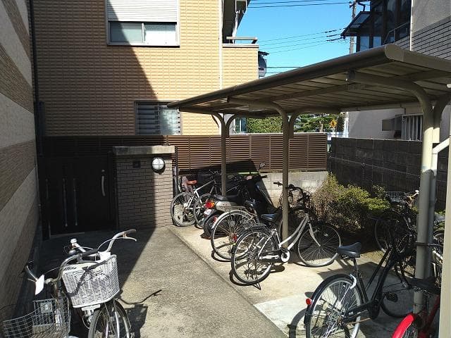 Room image 16