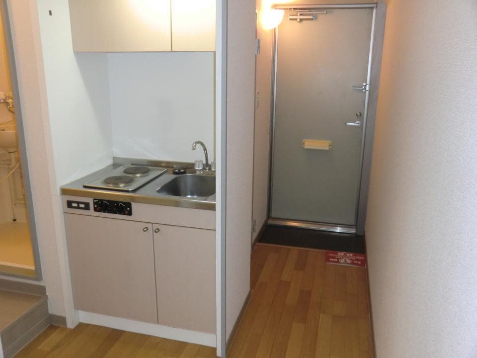 Room image 8