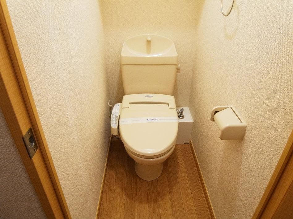 Room image 8
