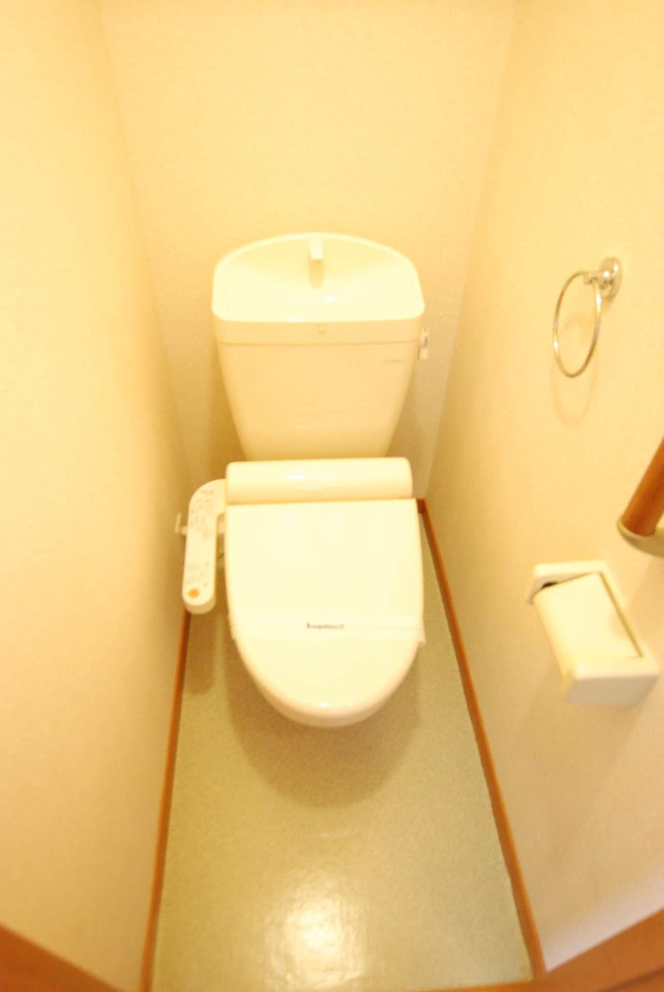 Room image 8