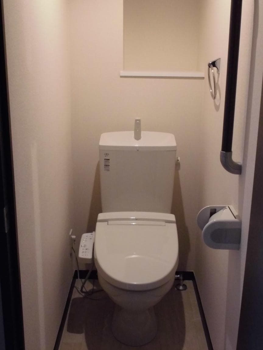 Room image 8
