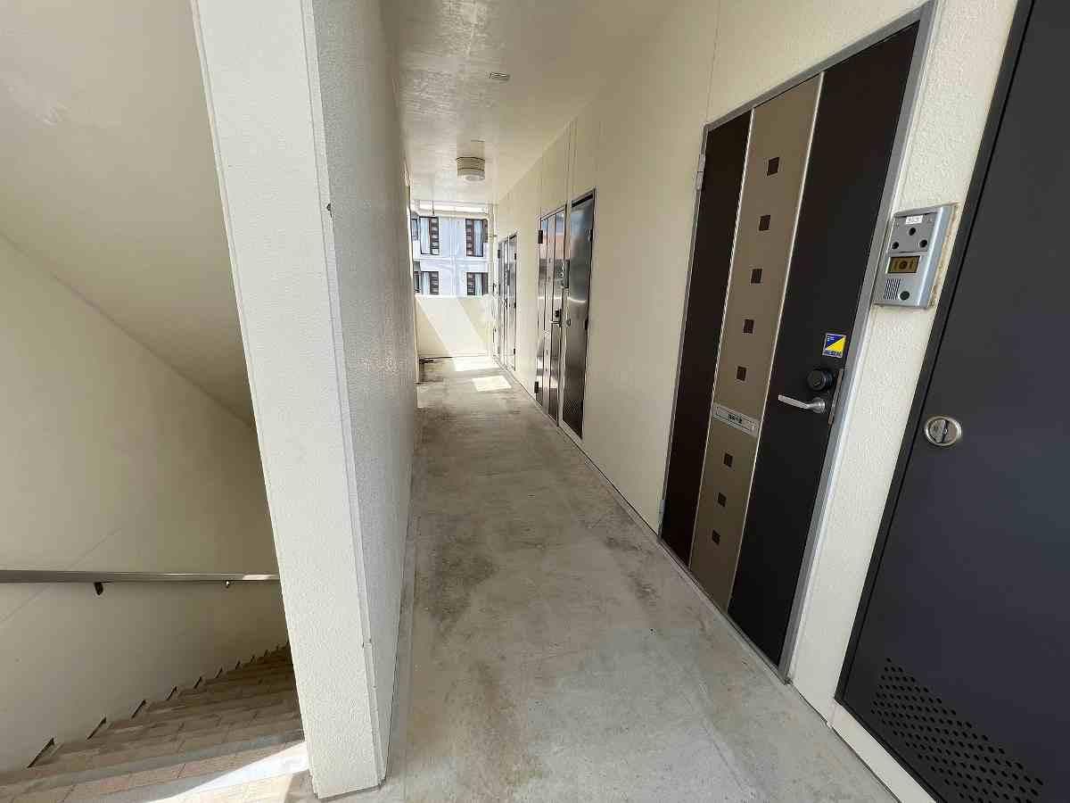 Room image 13