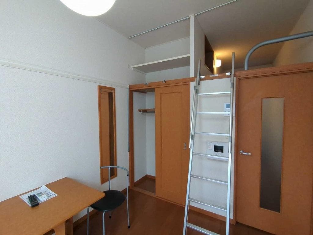 Room image 9