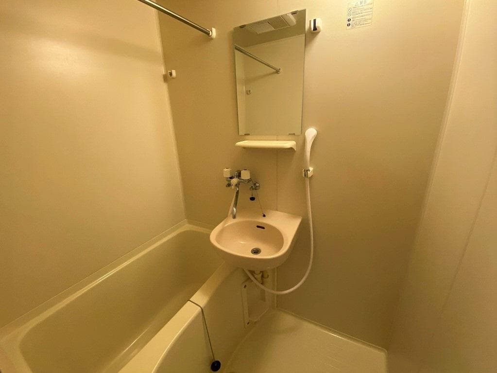 Room image 16