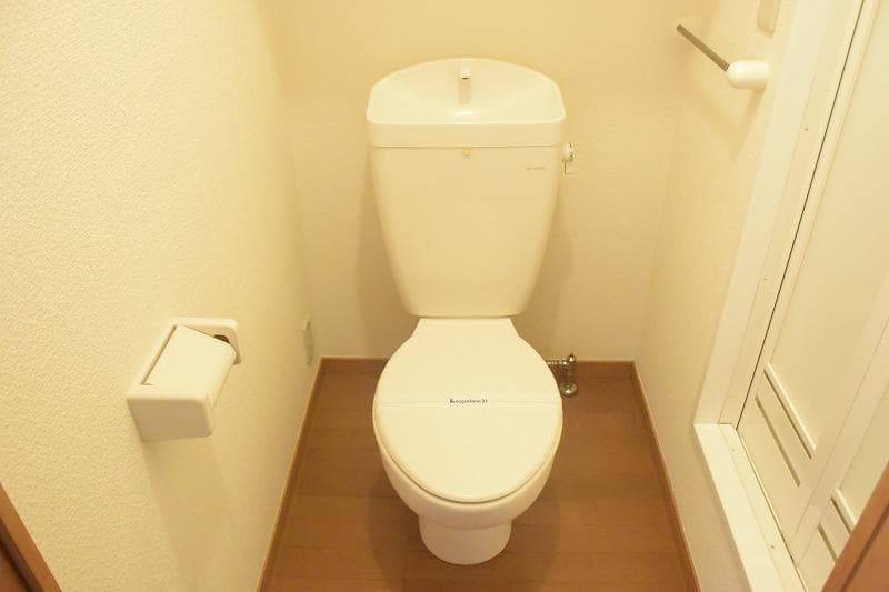 Room image 8