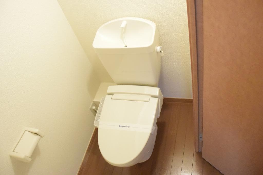 Room image 8