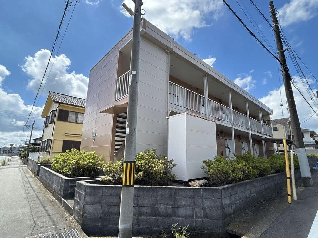 Main exterior of leopalace Sakura