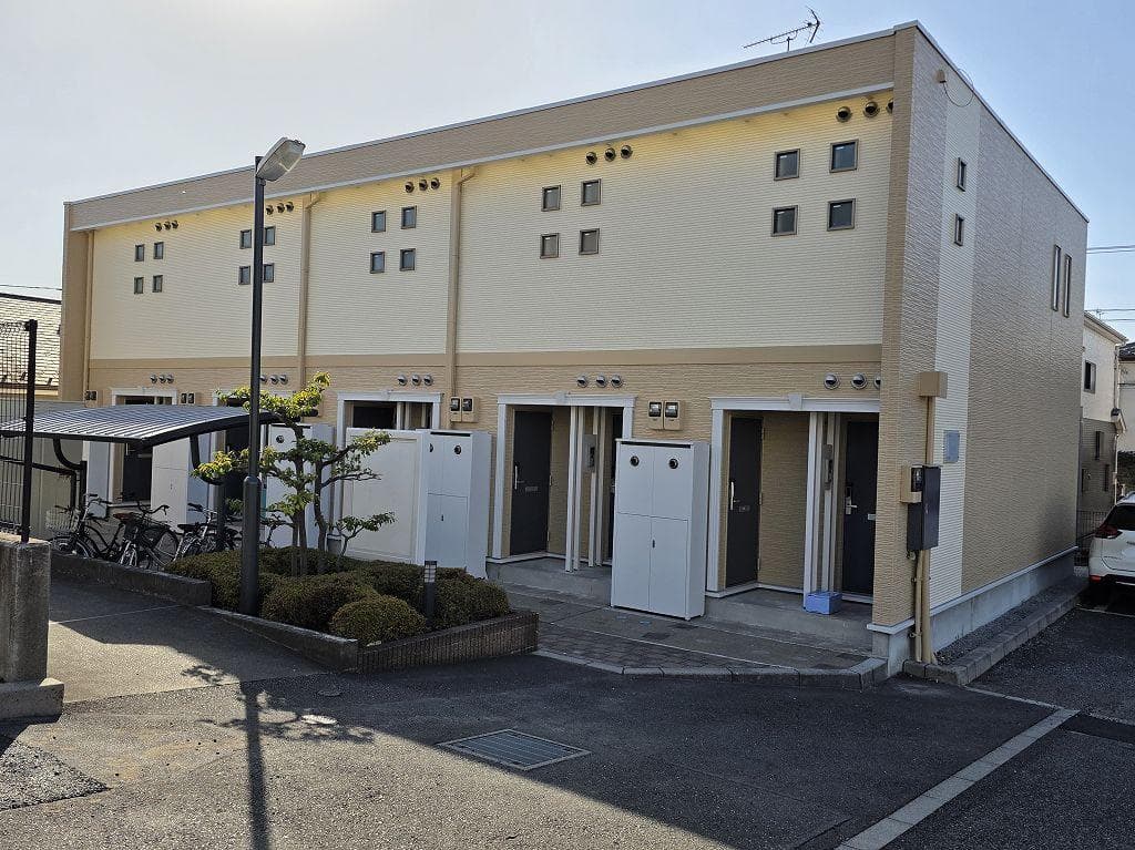 Main exterior of LEONEXT Grape Hill C