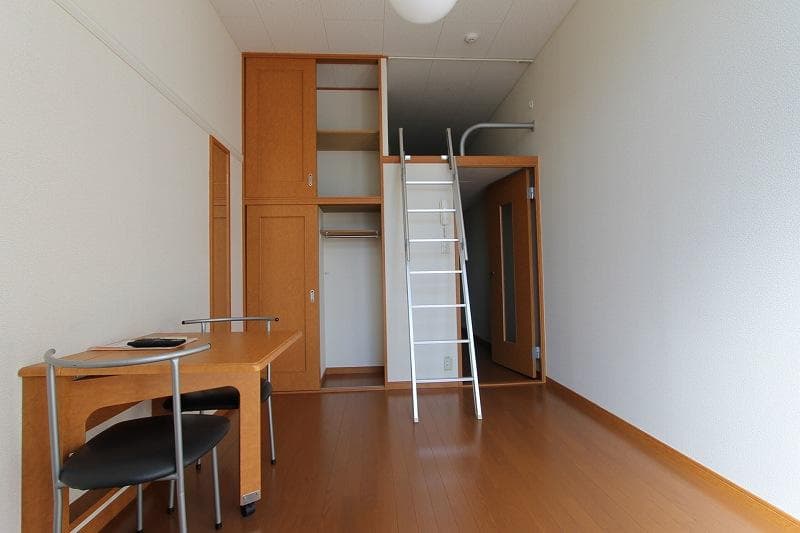 Room image 9