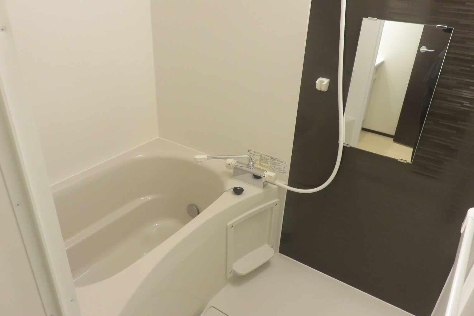 Room image 9