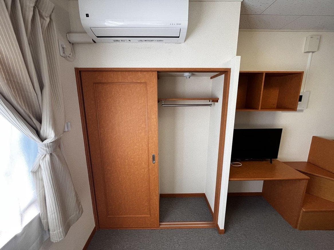 Room image 10