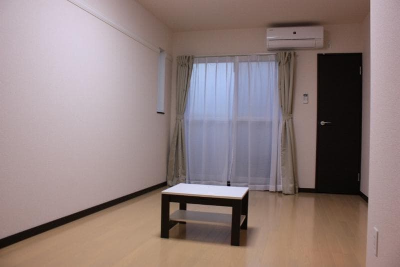 Room image 11