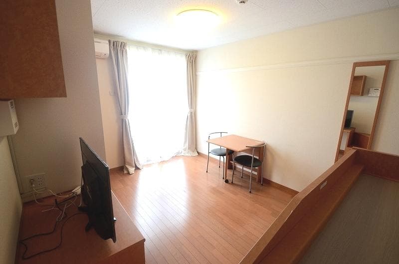 Room image 10