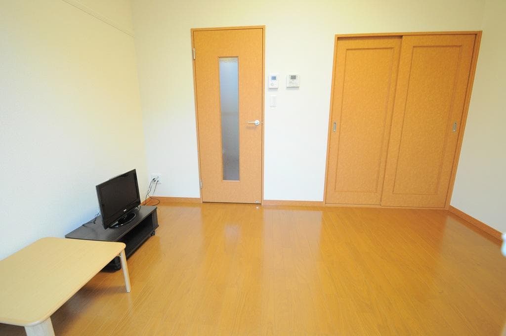 Room image 12