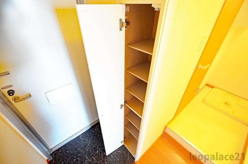 Room image 10